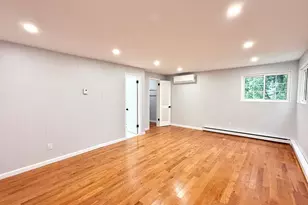 20 Baylis Pl, Syosset, NY 11791 - Photo 13