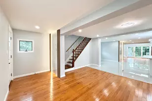 20 Baylis Pl, Syosset, NY 11791 - Photo 3