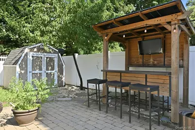 2891 Montgomery Street, Wantagh, NY 11793 - Photo 29