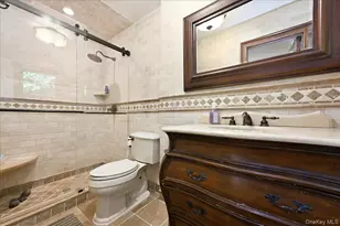 2891 Montgomery St, Wantagh, NY 11793 - Photo 17