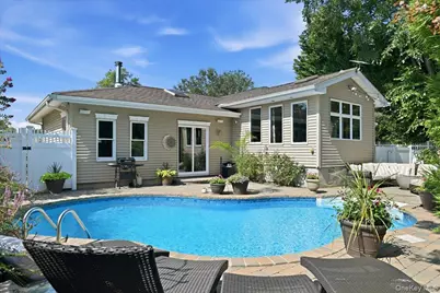 2891 Montgomery Street, Wantagh, NY 11793 - Photo 33