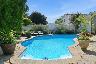 2891 Montgomery Street, Wantagh, NY 11793 - Photo 35