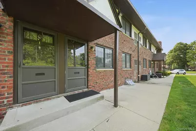 3 Newbrook Lane #3, Bay Shore, NY 11706 - Photo 11