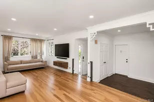 24 Lewis Ln, Port Washington, NY 11050 - Photo 13
