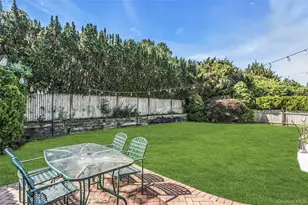 24 Lewis Ln, Port Washington, NY 11050 - Photo 23