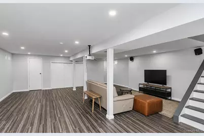24 Lewis Lane, Port Washington, NY 11050 - Photo 19