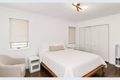24 Lewis Lane, Port Washington, NY 11050 - Photo 17