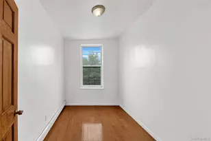 952 E 217th St, Bronx, NY 10469 - Photo 7