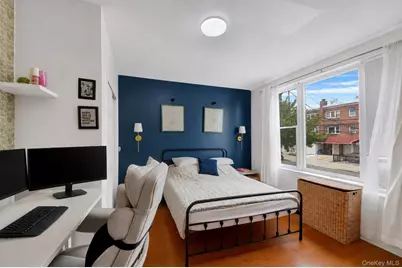 952 E 217th Street, Bronx, NY 10469 - Photo 5