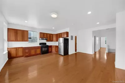 952 E 217th Street, Bronx, NY 10469 - Photo 15