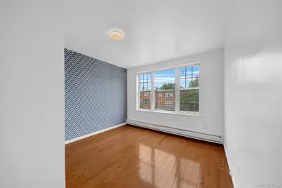 952 E 217th Street, Bronx, NY 10469 - Photo 9
