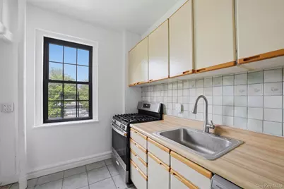 620 Pelhamdale Avenue #31, Pelham, NY 10803 - Photo 7