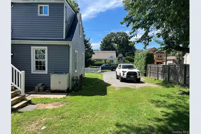 32 7th Avenue S, Huntington Station, NY 11746 - Photo 5