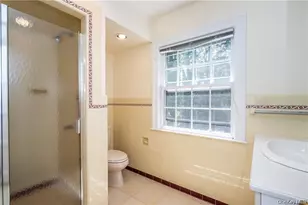 25 Jerome Ave, New Rochelle, NY 10804 - Photo 11