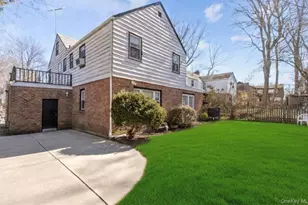 8 Plymouth Rd, Great Neck, NY 11023 - Photo 23