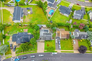 210 Spindle Rd, Hicksville, NY 11801 - Photo 27