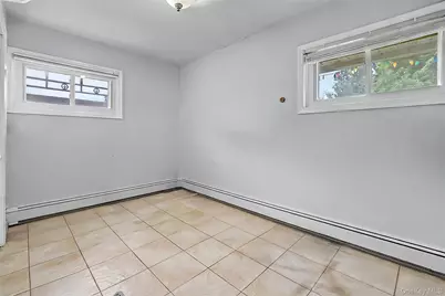 210 Spindle Road, Hicksville, NY 11801 - Photo 7