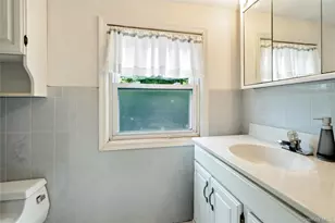 5 Center Ct, Bethpage, NY 11714 - Photo 17