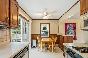 5 Center Ct, Bethpage, NY 11714 - Photo 11