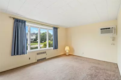 5 Center Court, Bethpage, NY 11714 - Photo 3