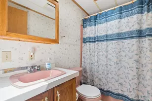 1661 Old Country Rd, Riverhead, NY 11901 - Photo 11