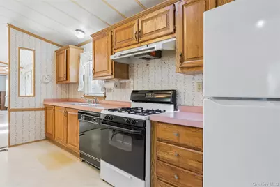 1661 Old Country Road #254, Riverhead, NY 11901 - Photo 5