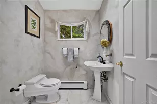 38 McCulloch Dr, Dix Hills, NY 11746 - Photo 13