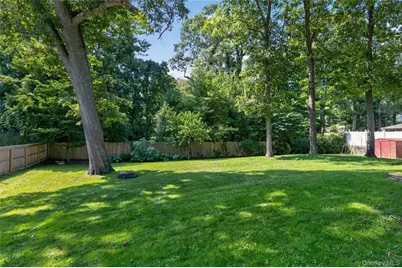 38 McCulloch Drive, Dix Hills, NY 11746 - Photo 29