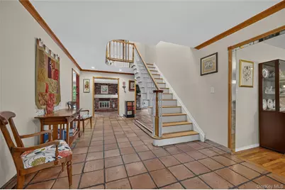 38 McCulloch Drive, Dix Hills, NY 11746 - Photo 5
