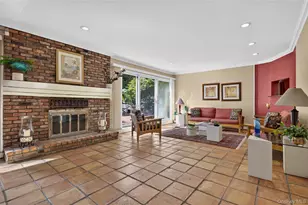 38 McCulloch Dr, Dix Hills, NY 11746 - Photo 9