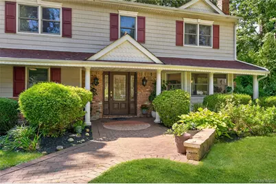 38 McCulloch Drive, Dix Hills, NY 11746 - Photo 3