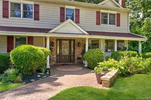 38 McCulloch Dr, Dix Hills, NY 11746 - Photo 3