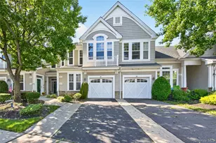 35 Symphony Dr, Lake Grove, NY 11755 - Photo 3