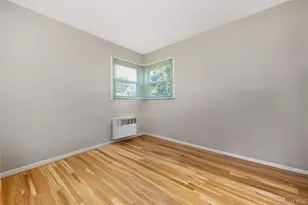 117 Midwood Ave, Farmingdale, NY 11735 - Photo 13