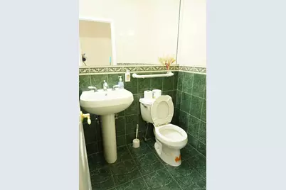 111 Fulton Avenue, New Hyde Park, NY 11040 - Photo 17