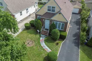 82-53 266th St, Floral Park, NY 11004 - Photo 35