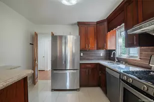82-53 266th St, Floral Park, NY 11004 - Photo 9