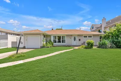 660 Franklin Boulevard, Long Beach, NY 11561 - Photo 1