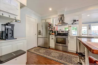 48 W 3rd Street, Freeport, NY 11520 - Photo 7