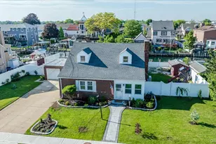 48 W 3rd St, Freeport, NY 11520 - Photo 37