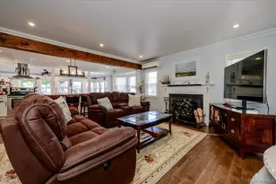 48 W 3rd St, Freeport, NY 11520 - Photo 3