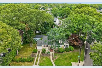 39 Alice Avenue, Merrick, NY 11566 - Photo 21