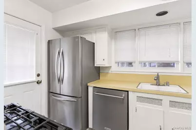 39 Alice Avenue, Merrick, NY 11566 - Photo 7