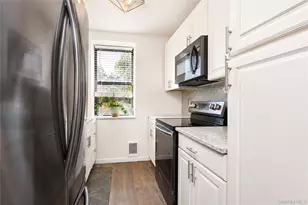 1160 Richmond Rd, New York, NY 10304 - Photo 15