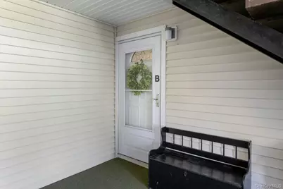 34 Warwick Place #B, Yorktown Heights, NY 10598 - Photo 5