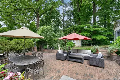 45 Cedar Drive, Great Neck, NY 11021 - Photo 29