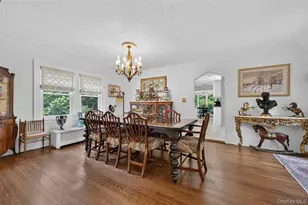 45 Cedar Dr, Great Neck, NY 11021 - Photo 9