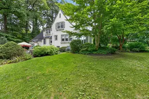 45 Cedar Dr, Great Neck, NY 11021 - Photo 27