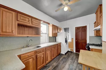 681 E 243rd Street, Bronx, NY 10470 - Photo 19