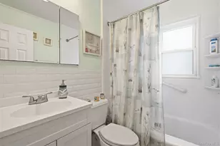 24 Broadmoor Ln, Westbury, NY 11590 - Photo 15